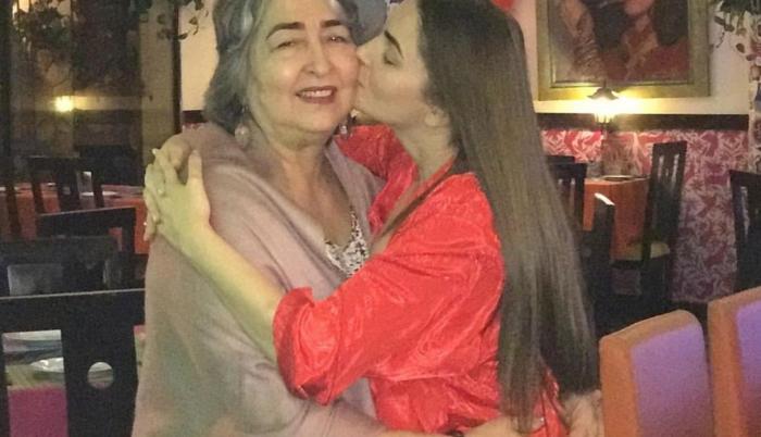 Romina Calderón y su madre