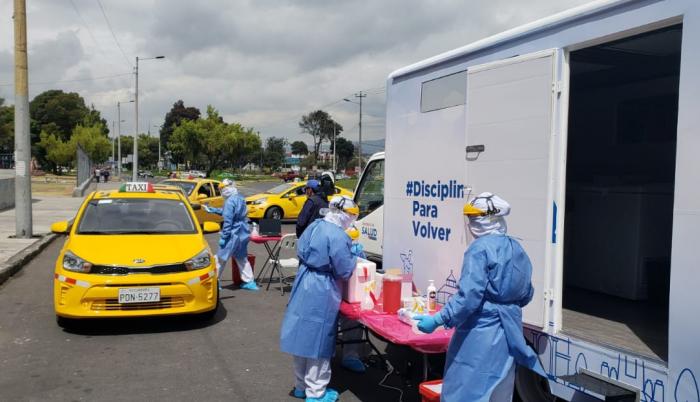 taxistas se toman pruebas PCR