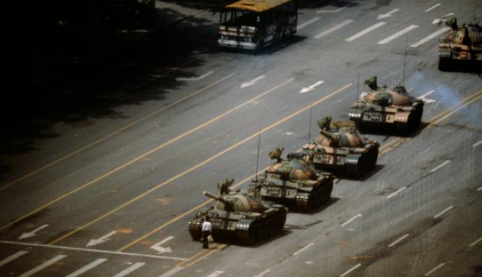 hombre-del-tanque_tiananmen