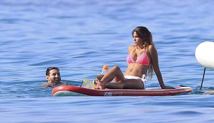 Messi-Antonella-futbol