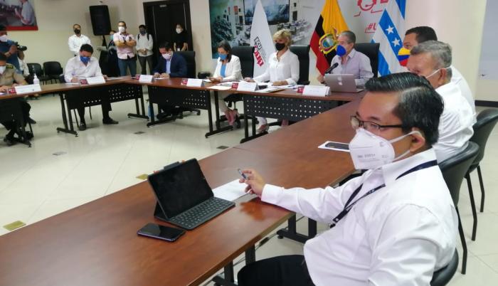 Cynthia Viteri reunión COE Nacional