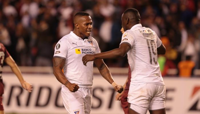 Antonio+Valencia+Liga+Salida