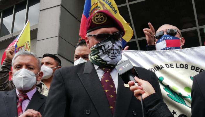 militares denunciaron al ministro Richard Martínez