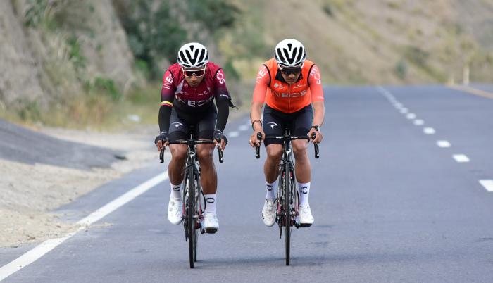 Richard-Carapaz-Jhonatan-Narváez-Ineos-ciclismo