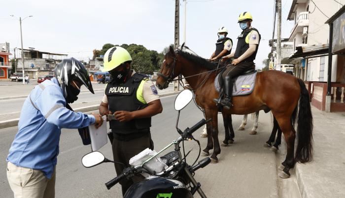 POLICIA ECUESTRE QUE H(32035291)