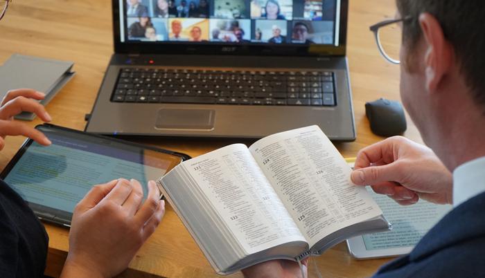 reunión virtual de los testigos de Jehová