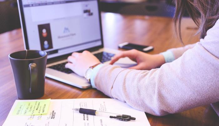trabajo+mujeres+estudio+FMI+pandemia