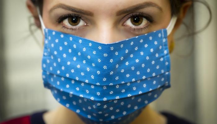 covid-19-jovenes-coronavirus-fumadores