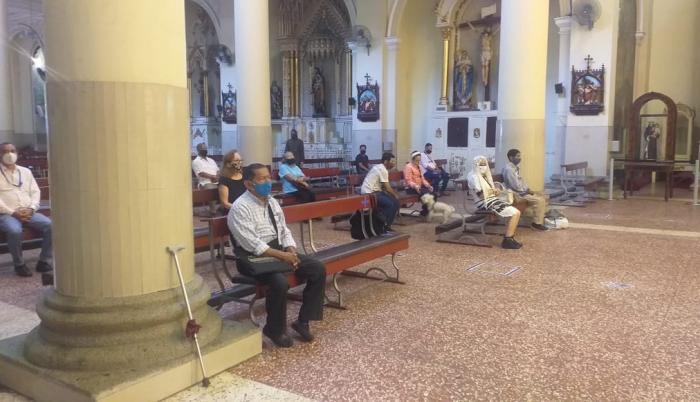 Iglesia San Francisco de Guayaquil fue la primera en reanudar misas en la ciudad. Fecha: 14 de julio de 2020.