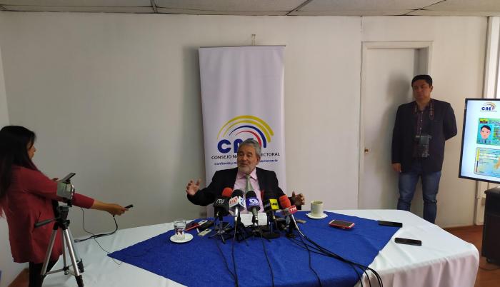 Luis Verdesoto plantea que en la web del CNE se implemente un sistema de consultas en línea para transparentar el apoyo que habrían alcanzado los partidos para su legalización.