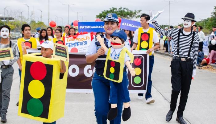 Varias entidades se unieron el desfile que recorrió más de un kilómetro y medio.