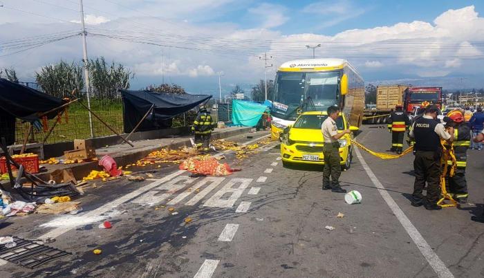 Los organismos de socorro aún se encuentran en el lugar.