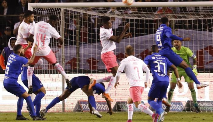 Liga de Quito venció a Emelec por 2-0 en el estadio Rodrigo Paz.