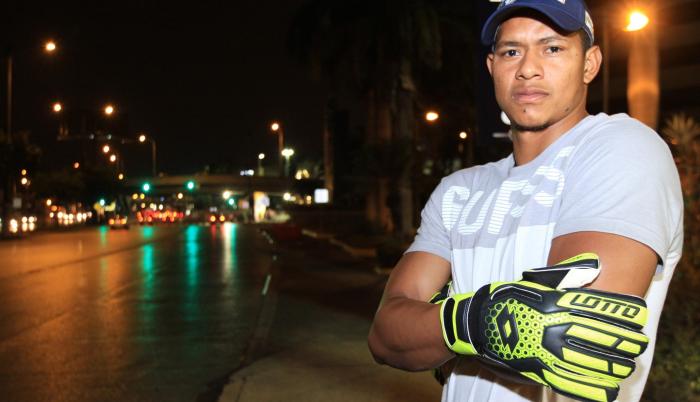 La gran novedad será que Esteban Dreer, portero y capitán azul, no estará por acumulación de tarjetas amarillas por lo que en su lugar estará Adrián Bone (imagen).