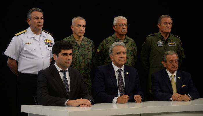 El Comando Conjunto de las Fuerzas Armadas y el Ejército tienen nuevas cabezas. María Paula Romo negó que haya renunciado a su cargo.