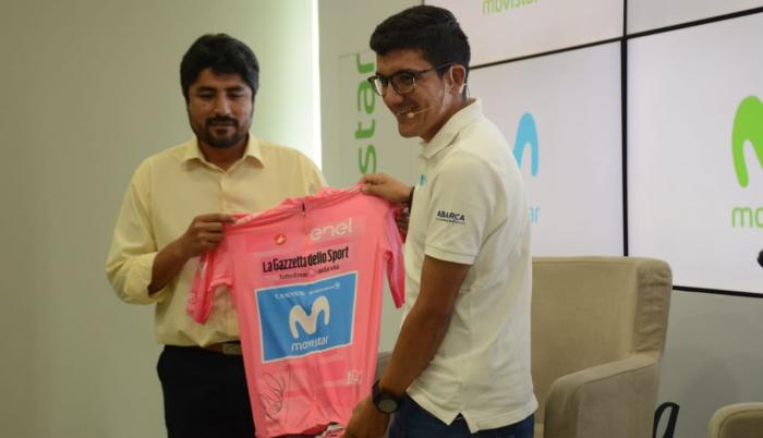 Rueda de prensa en la despedida de Richard Carapaz del Movistar Team.
