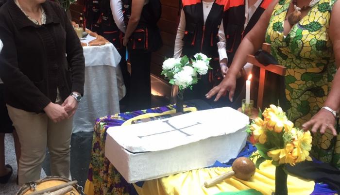 Muestra. Sonia España participó de una exposición sobre las costumbres del pueblo afro, cómo le cantan a los muertos. El acto se realizó en el lobby del MAAC el pasado jueves.
