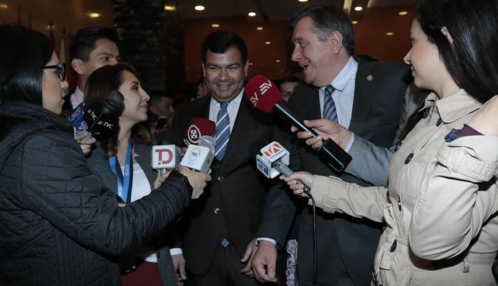 Resoluciones. El debate político se centró ayer en el CAL. El presidente César Litardo, Patricio Donoso y otros miembros informaron sobre lo tratado.