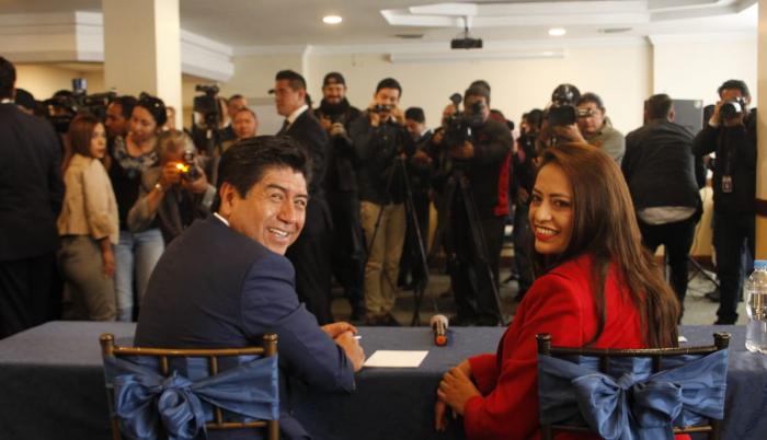 Jorge Yunda y Paola Pabón se reunieron en Quito, la mañana de este martes 2 de abril.