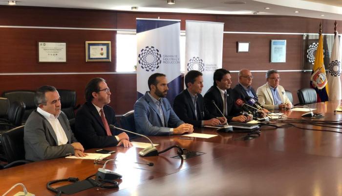 Mediante una rueda de prensa, la CIP anunció su decisión frente a las medidas.