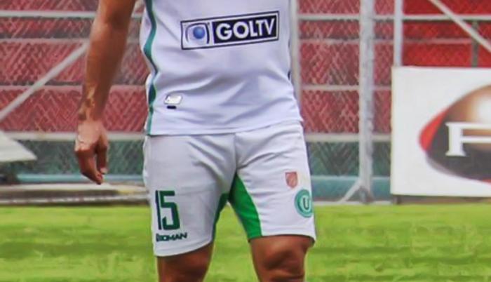 El volante manabita dijo que la Virgen de Monserrate escuchó sus plegarias. Ahora el jugador de 33 años se prepara para cumplirá con su promesa.