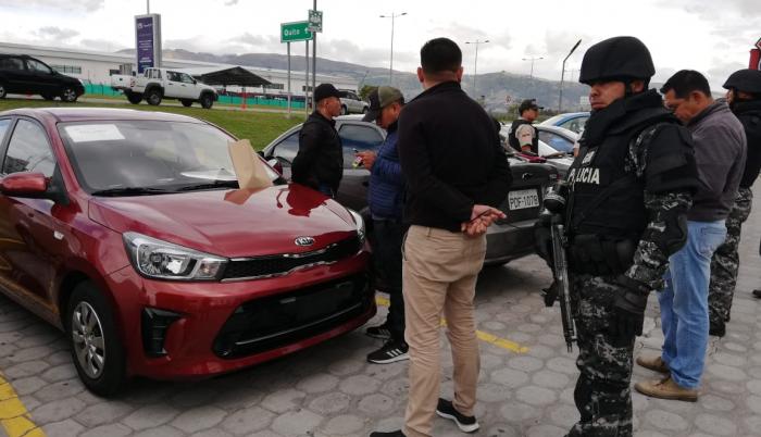 Detención de los sospechosos.