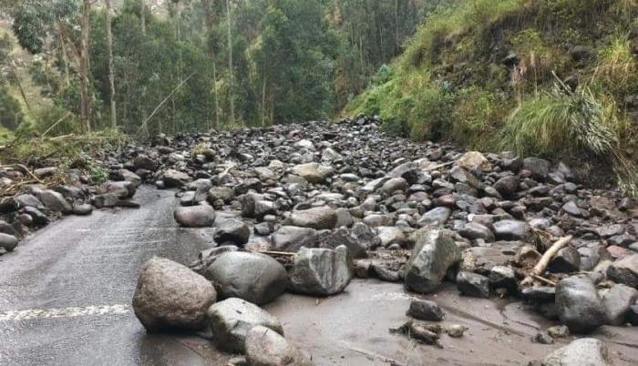 Los quiteños se despertaron en horas de la madrugada por un fuerte temblor que tuvo como epicentro una zona de la capital.