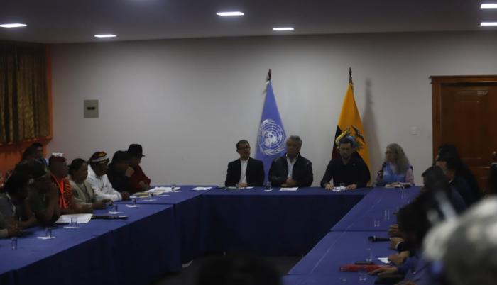 Representantes indígenas se reúnen con el presidente Lenín Moreno.