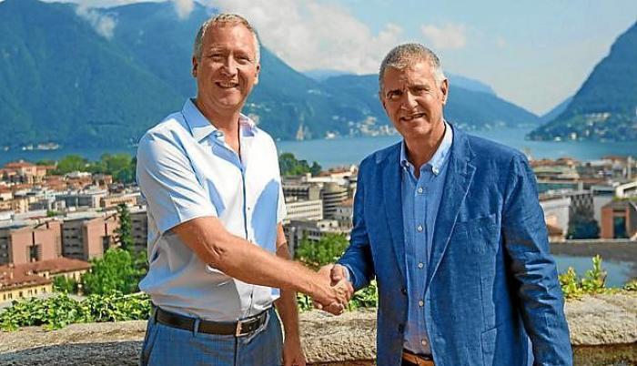El español (d) fue oficializado este 30 de diciembre como el nuevo director deportivo de la Tri.