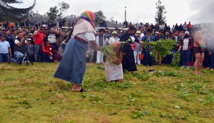 ¿Cuáles son los límites de la justicia indígena? Dos expertos analizan este tema.