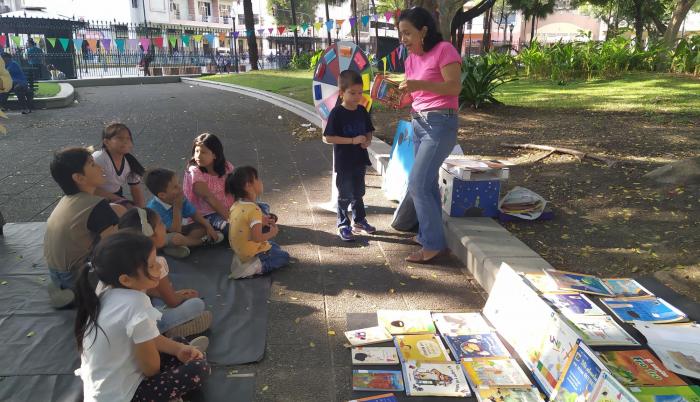 Difusión. Los libros con cuentos publicados se obsequian como parte de los programas de la Casa de la Cultura.