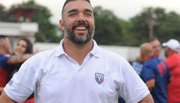 Cardetti consiguió 5 victorias, 2 empates y 8 derrotas.