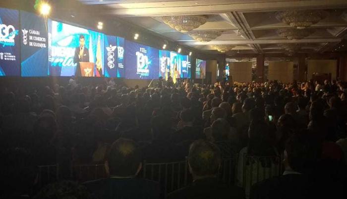 Decenas de comerciantes se congregaron en el Hilton Colón de Guayaquil para celebrar 130 años de la Cámara de Comercio de Guayaquil.