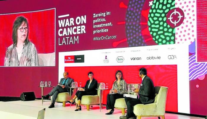Médicos y científicos hablaron sobre los desafíos ante el cáncer.