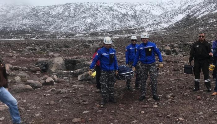 El cadáver fue retirado por un equipo del Grupo de Operaciones Especiales. Se trata del segundo fallecido en el coloso en lo que va del mes.