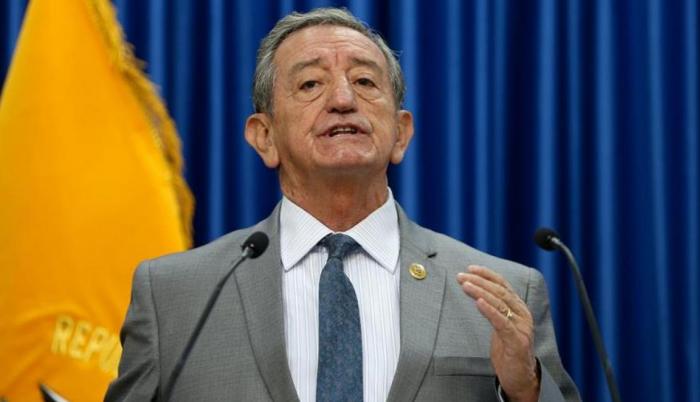 El ministro de Defensa, Oswaldo Jarrín, anunció que se analiza una reorganización de fuerzas en el sentido que el Comando de Operaciones Norte.