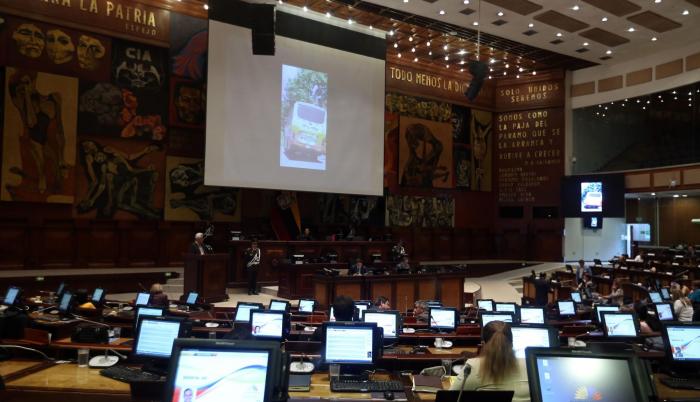Referencial. El gasto de luz eléctrica de la Asamblea Nacional excede al de agua, transporte y correos.