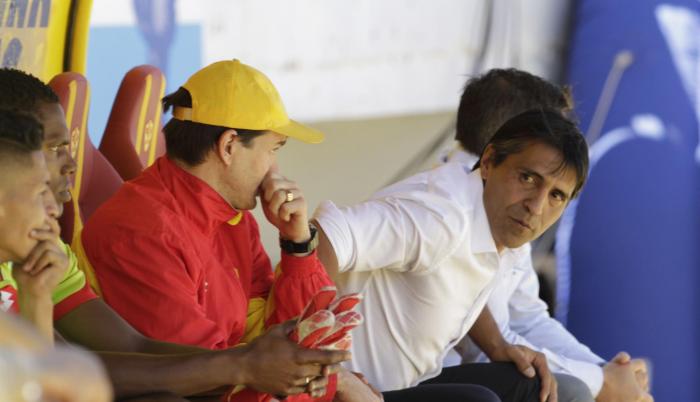 El entrenador uruguayo del Expreso Austral renovó para la próxima temporada con el cuadro cuencano.
