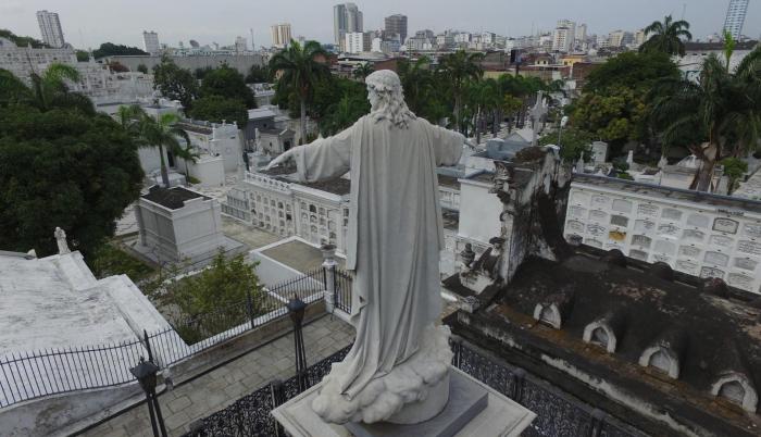 Imagen del Cementerio Patrimonial. Se calcula que aproximadamente 60 mil visitantes lleguen al Cementerio Patrimonial.