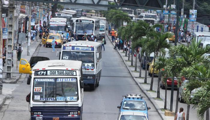Proyecto Delta. La propuesta se basa en este proyecto, presentado al Municipio para mejorar la movilidad en esa vía y el área externa de la universidad.