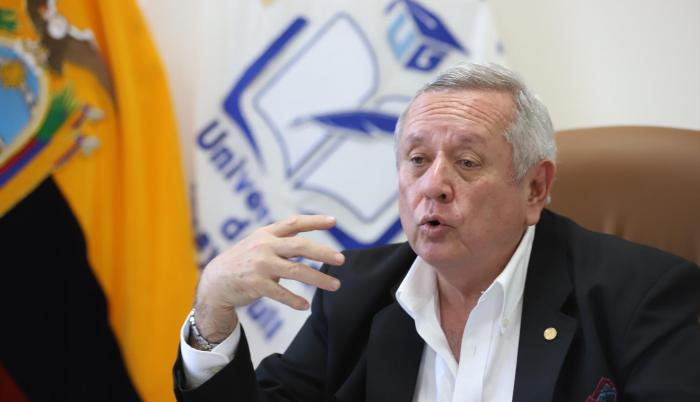 Passailaigue es el rector encargado y titular de la Comisión de Intervención y Fortalecimiento Institucional (CIFI) para la Universidad de Guayaquil.