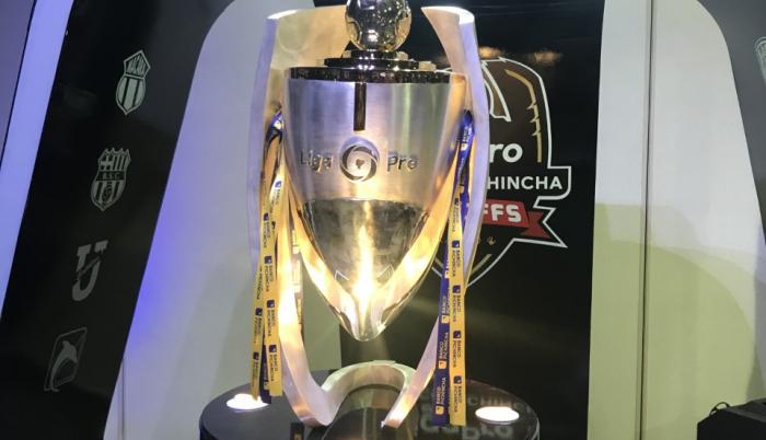 El campeon absoluto del fútbol ecuatoriano recibirá este cetro.