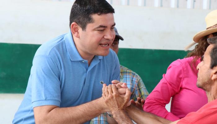 El presidente del Consejo de Participación Ciudadana mantuvo un conversatorio con varios sectores en Manta, Manabí.