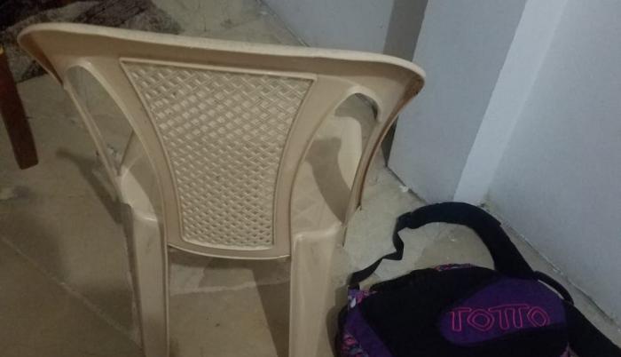 La muchacha, quien estudiaba en un colegio porteño, se habría colgado con una soga del gancho de una hamaca. Junto al cadáver se encontró una mochila escolar.