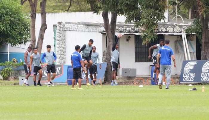 Emelec contó con su plantilla completa y entre las novedades está que Oscar Bagüí ya se encuentra al 100%.