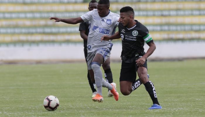 Onofre Mejía, jugador de América, se lo cuestionó de recibir sobornos.