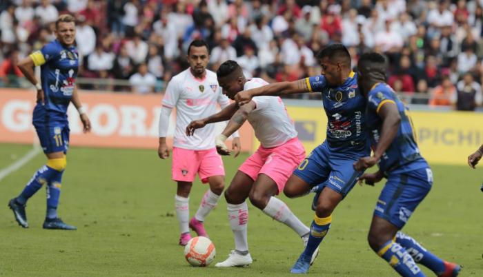Encuentro entre Liga de Quito y Delfín.