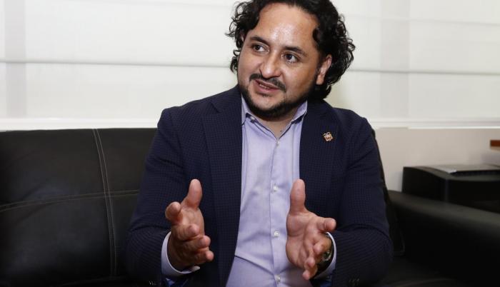 El Ministro Andrés Michelena expuso los proyectos que componen la Estrategia Ecuador Digital.