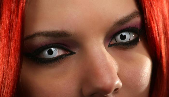 Es importante que un profesional evalúe tu visión antes de colocarte las lentillas.