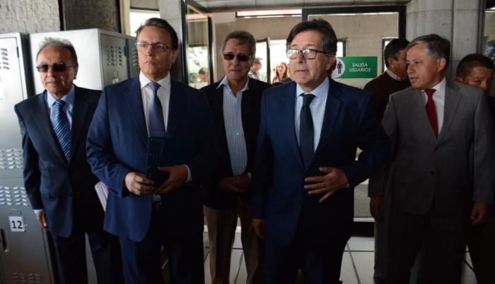 Fernando Villavicencio y César Montúfar llegaron la mañana de este lunes a la Corte Nacional de Justicia.